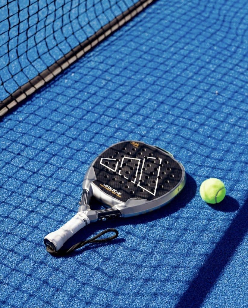 /blog/comment-organiser-un-match-de-padel-guide-complet-pour-reussir-votre-tournoi/68a5506d10f9a1755664493-823x1024.jpg