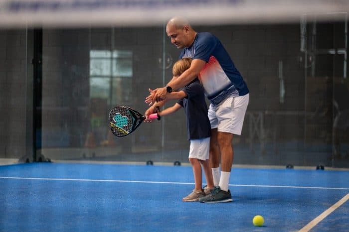 /blog/pourquoi-le-padel-est-linvestissement-sportif-le-plus-rentable-en-2026/04631c095106368eb36a726b99e34f33-1.jpeg