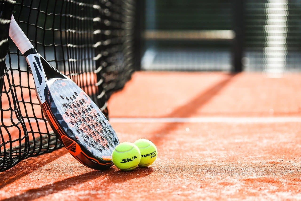 Pourquoi le padel est l’investissement sportif le plus rentable en 2026 ?